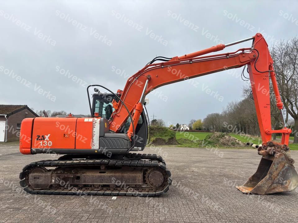 Hitachi Zaxis 130